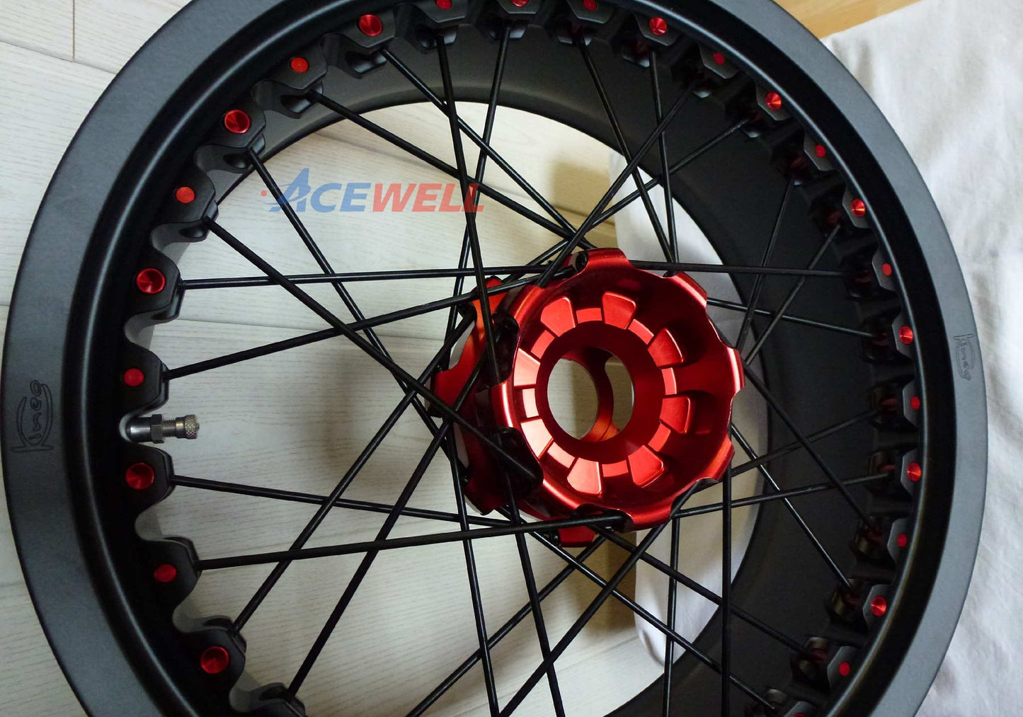 Kineo Wheels für Benelli TNT 899 2016