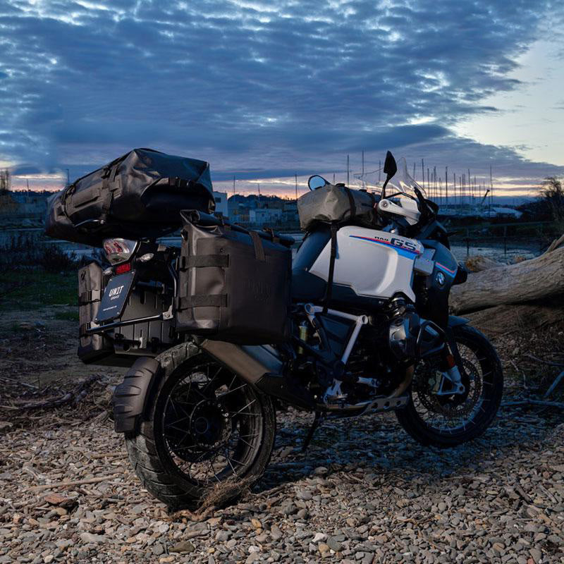Aluminium-Taschenhalter mit verstellbarer Hypalon-Vorderseite und Schnellkupplung + BMW R12 NineT linker Rahmen