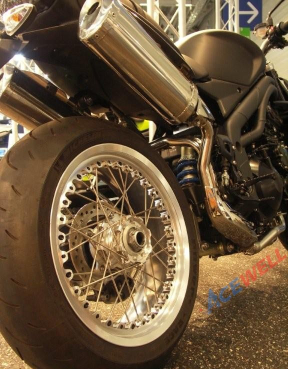 Ruote Kineo per Triumph Speed ​​Triple 1050 2005-2007 (nissin)