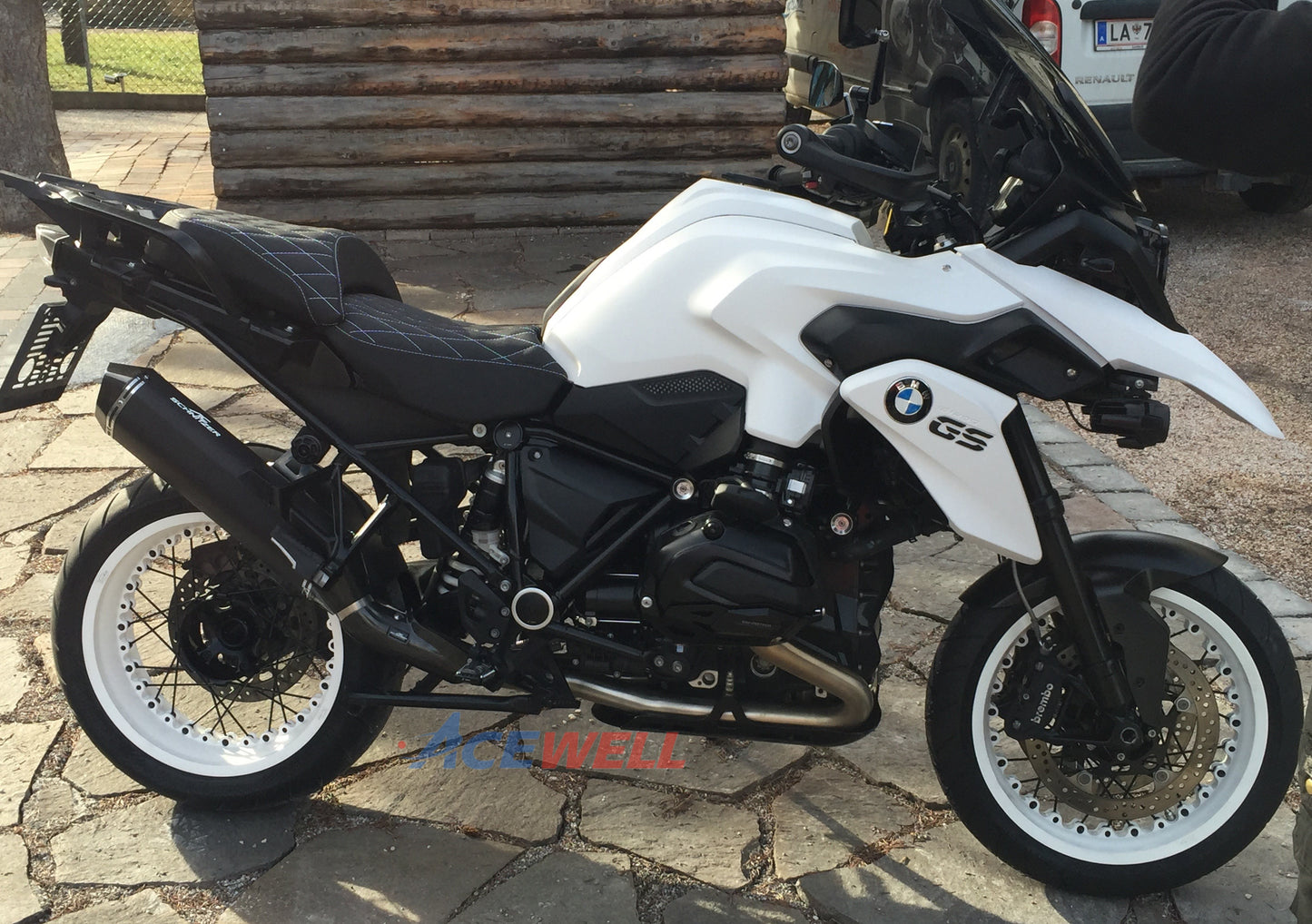 Ruote Kineo per BMW F900GS 2024&gt;&gt;