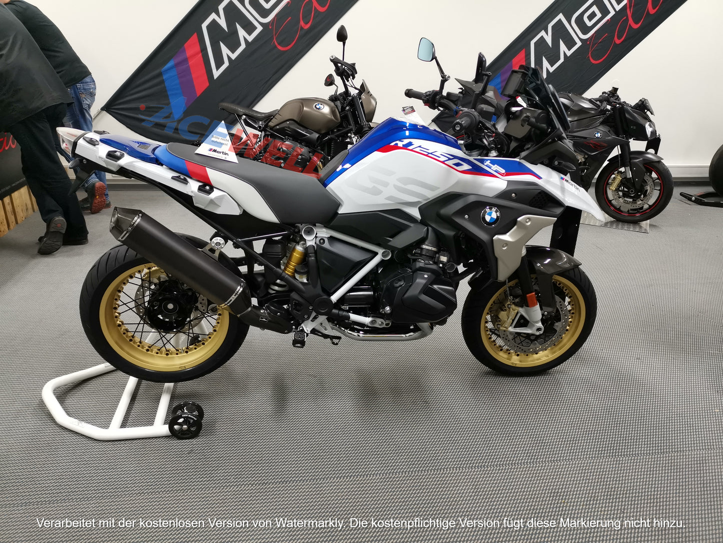 Ruote Kineo per BMW R1250R (TPMS EVO) 2019&gt;&gt;